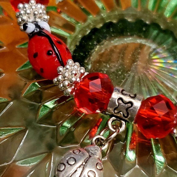 Choice of 2 beaded ladybug bracelets for girls. - Picture 4 of 8